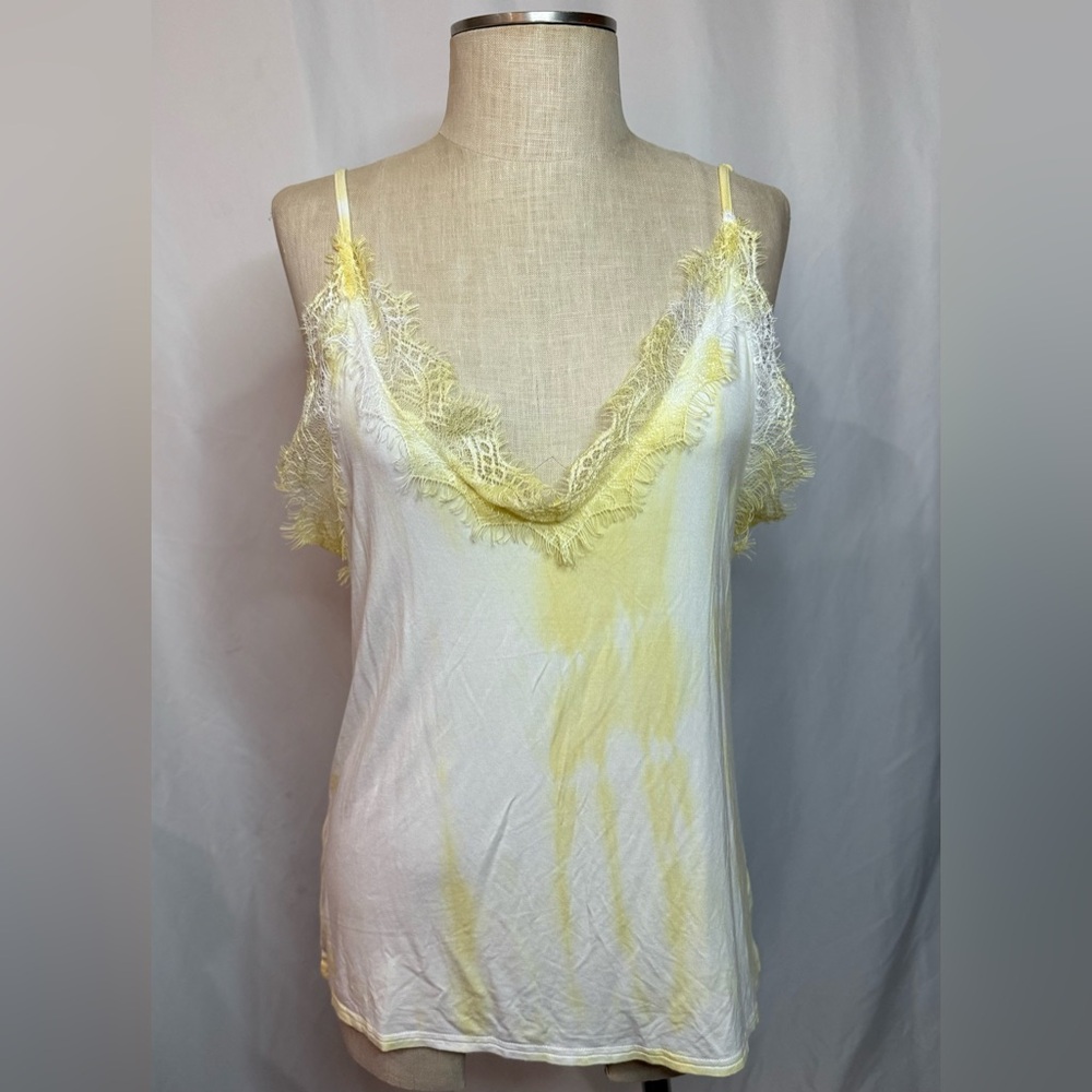 NWOT POL Yellow and White Lace Trim Women's Top Size Medium